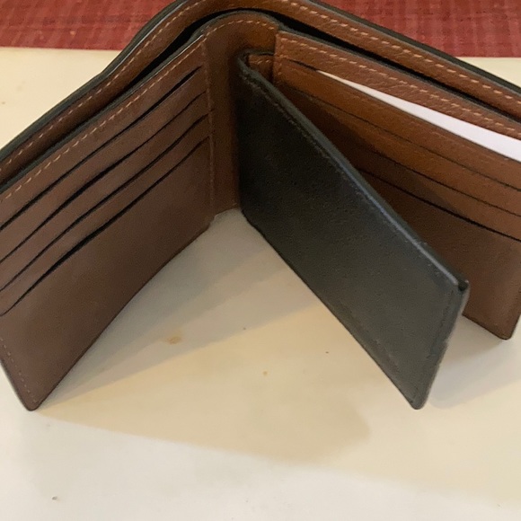 Me s COACH wallet - Picture 2 of 3